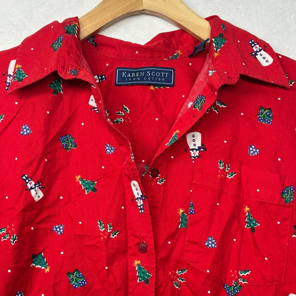 KAREN SCOTT Red Christmas Snowman Tree Print Button Up Shirt Womens M 100 Cotton